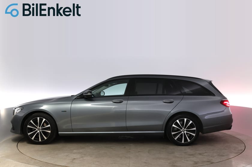 Bild 5 av Mercedes-Benz E 300 de T PLUG-IN Hybrid Drag Kamera