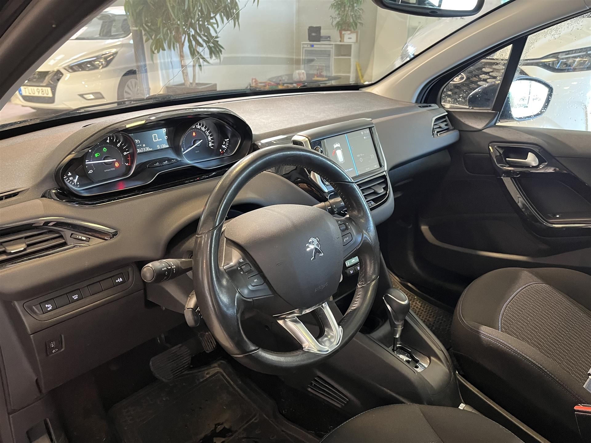Peugeot 208 2019, bild 2/4