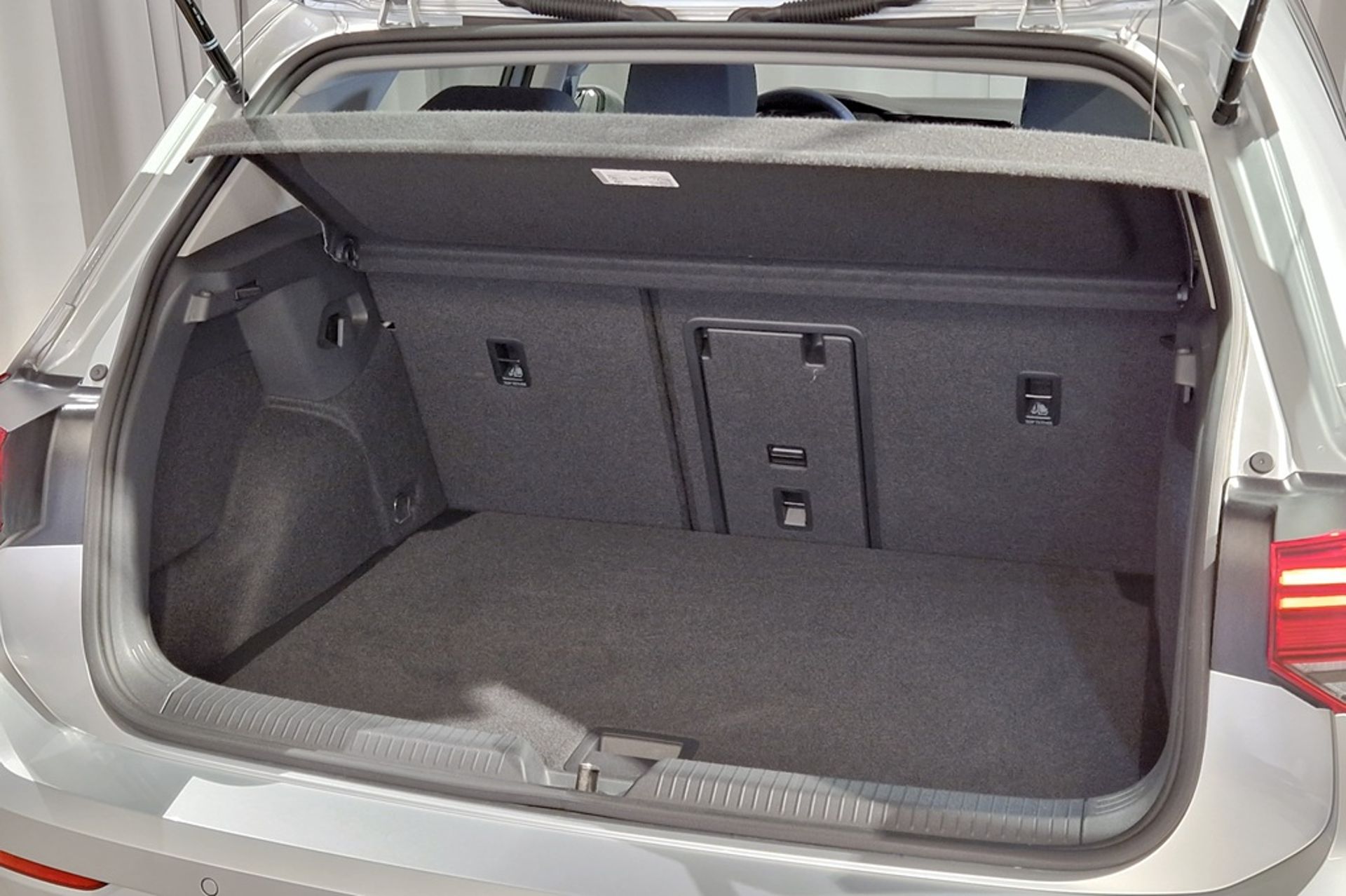 Volkswagen Golf Life 1.0 eTSI 110 hk Aut 2023, bild 5/10