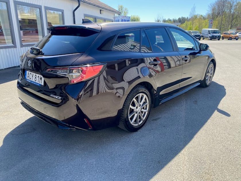 Bild 3 av Suzuki Swace Hybrid kombi – Inclusive, automat