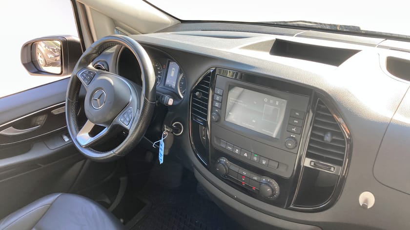 Bild 4 av Mercedes-Benz Vito 116 CDI 2.8t 9G TRONIC Drag, Navi