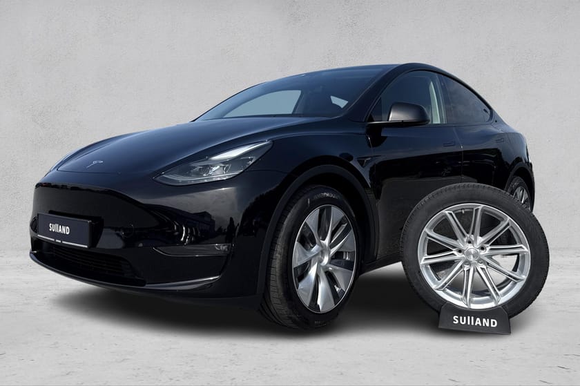 Bilde 1 av Tesla Model Y Long Range AWD LR/AWD/H.feste/Panorama/Skinn/2 hjulsett++