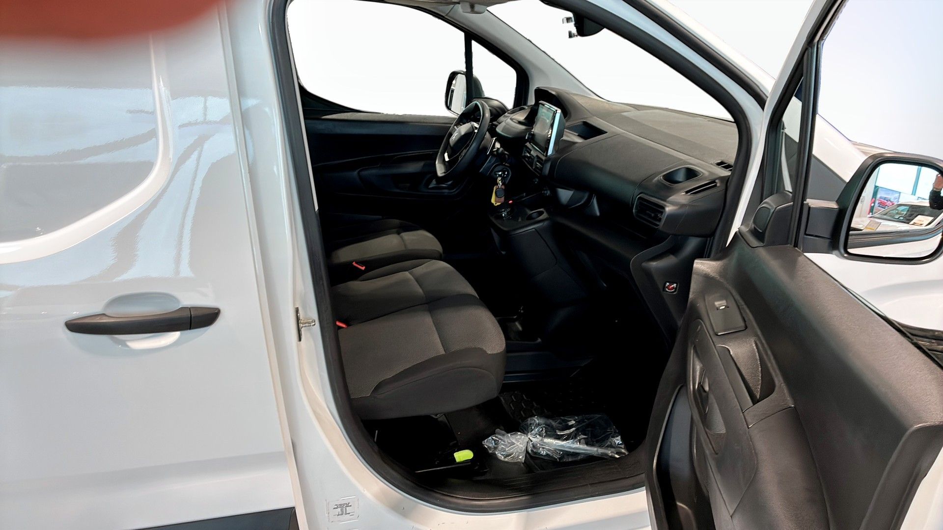 Peugeot Partner L2 PRO 130HK AUT 2020, bild 3/9