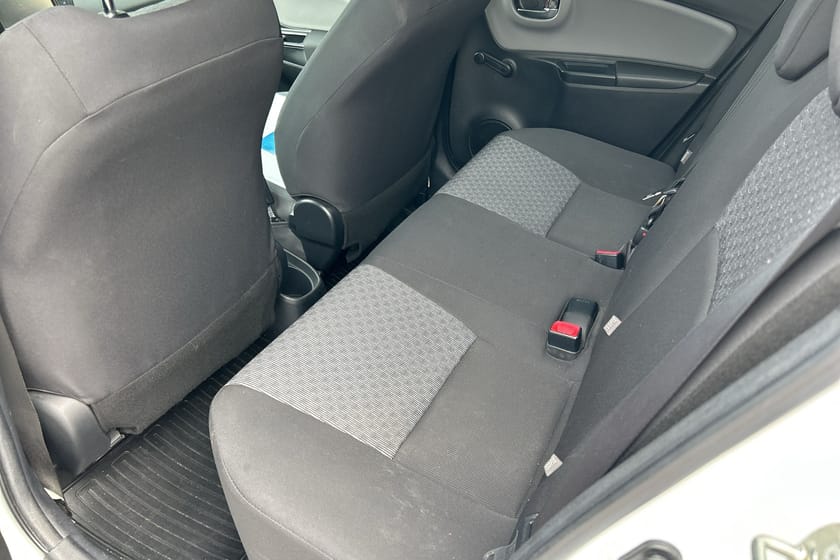 Bild 2 av Toyota Yaris 5-D 1.33 Man Edition Feel