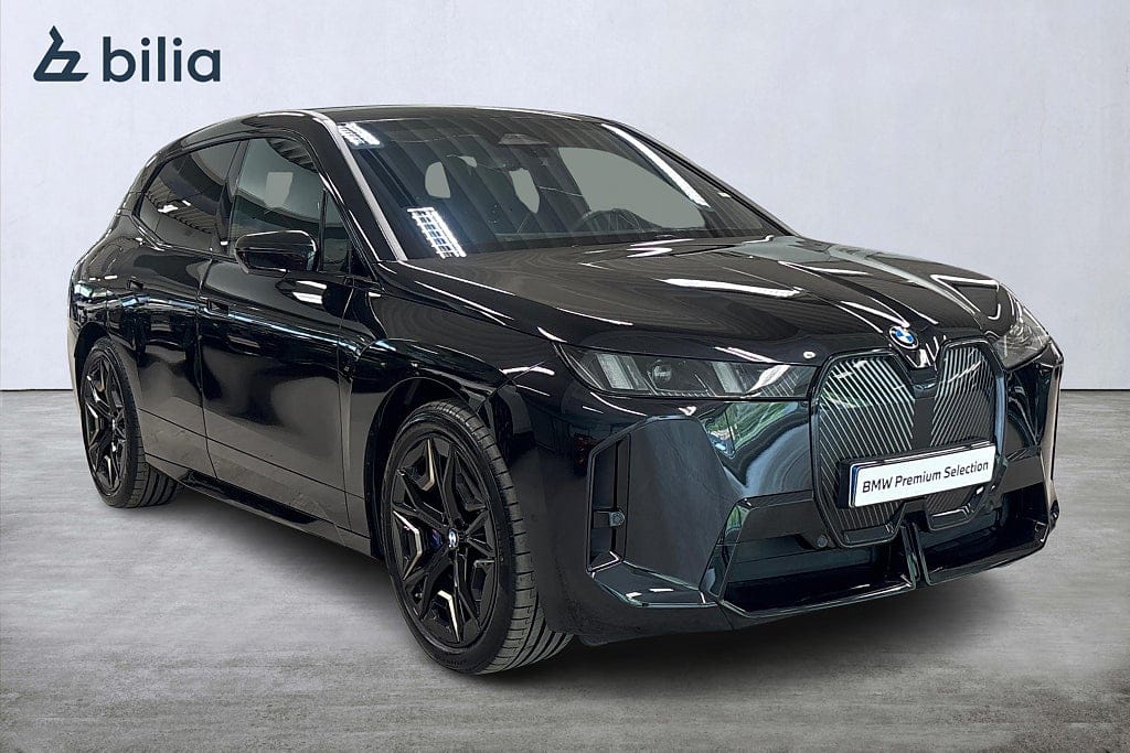 BMW iX xDrive60, 544ps, 2025