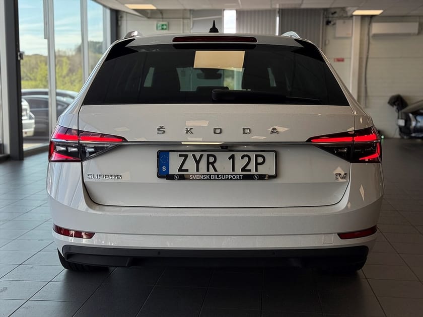 Bild 3 av Škoda Superb iV Kombi 1.4 TSI Drag Carplay Navi 218Hk