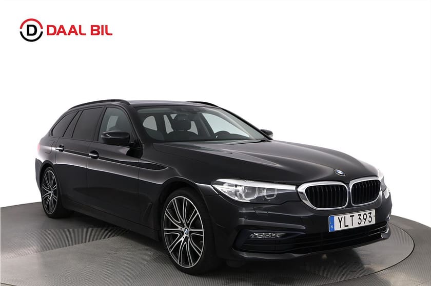 Bild 3 av BMW 520d xDrive Touring 190HK SPORT LINE PANO VÄRMARE B-KAM NFC