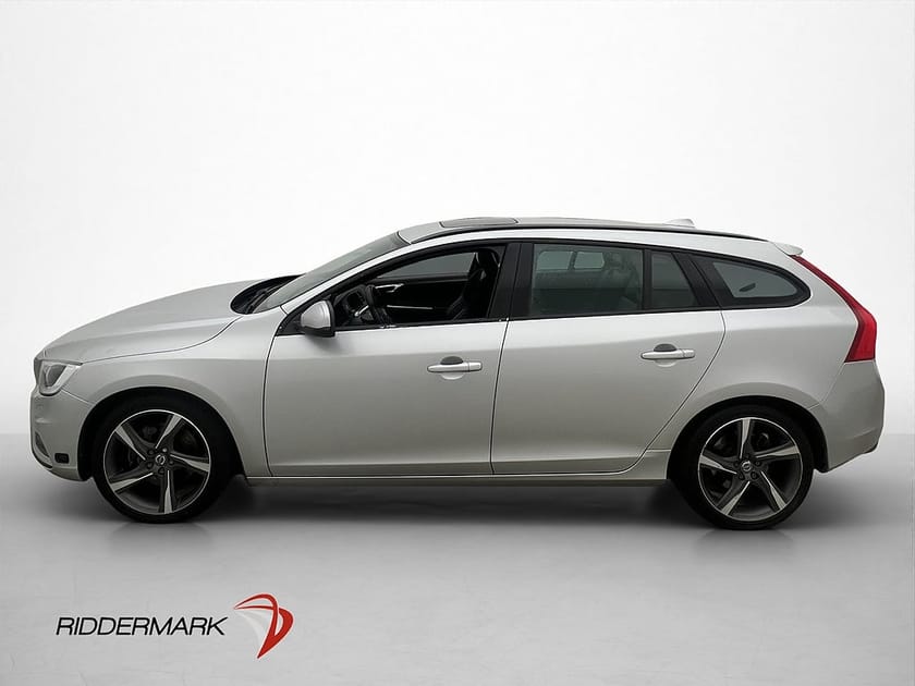 Bild 4 av Volvo V60 D4 AWD R-Design VOC T-Lucka Drag D-Värmare Navi