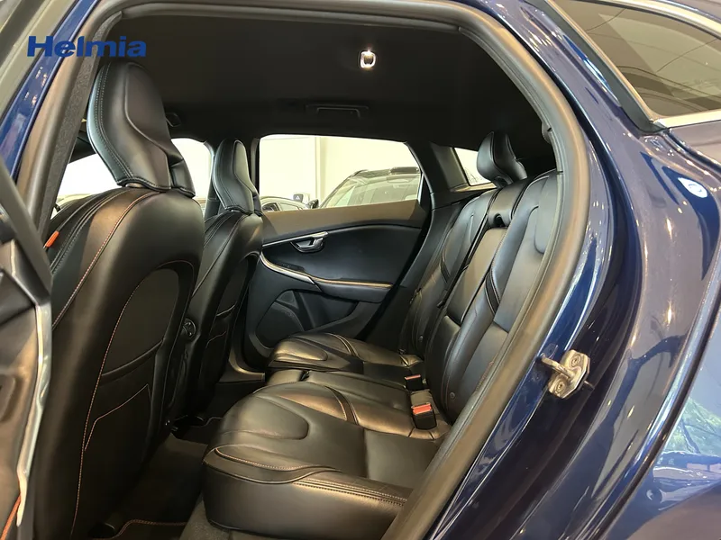 Bild 6 av 13 – Volvo V40 Cross Country D2 Ocean R Business E Ocean Race