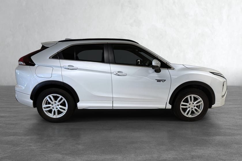 Bilde 4 av Mitsubishi Eclipse Cross PHEV 4x4-soltak-hengerfeste-lav kilometer- skinn
