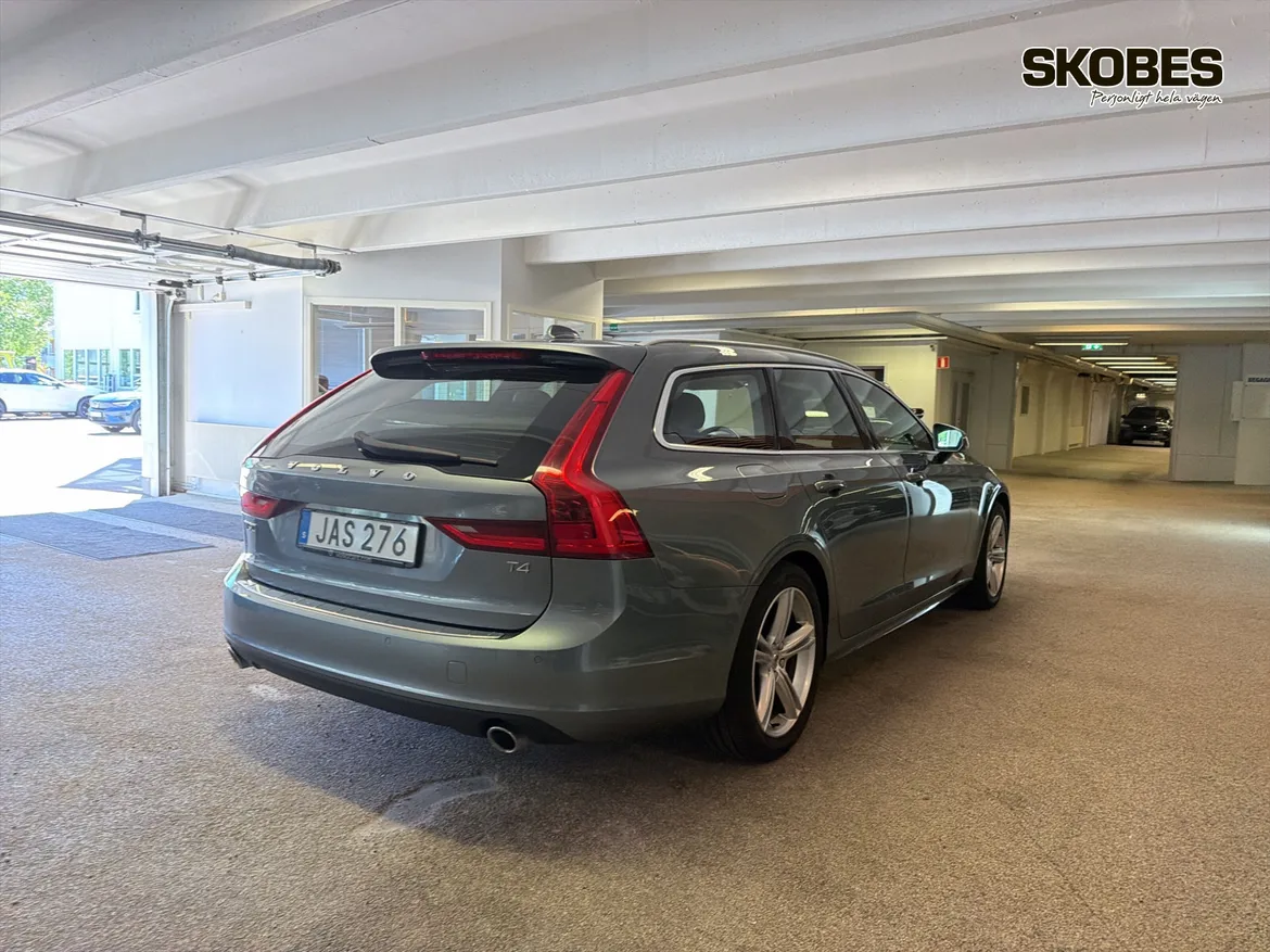 Volvo V90