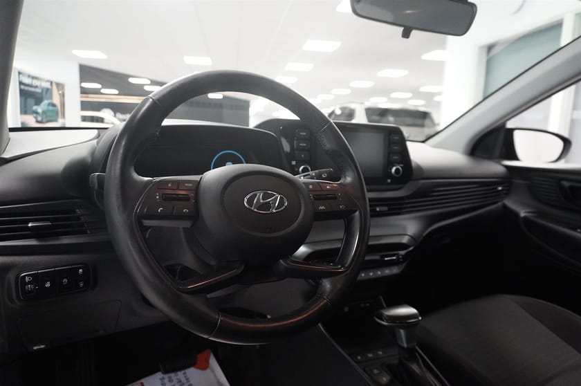 Bild 2 av Hyundai i20 Essential 1.0 T-GDi DCT Cockpit Lane Assist Backkamera