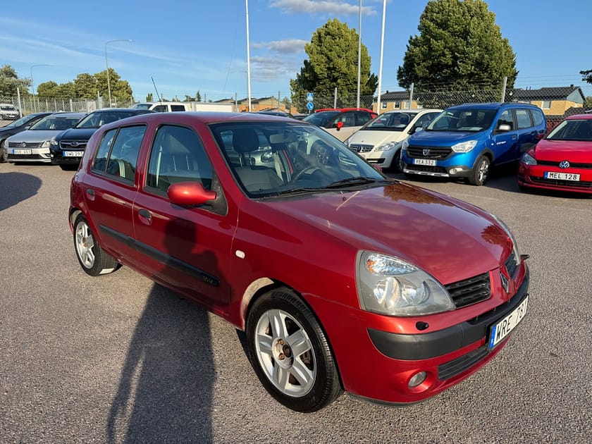 Bild 4 av Renault Clio  Halvkombi 1.2 75hk NYBESS|SoV|