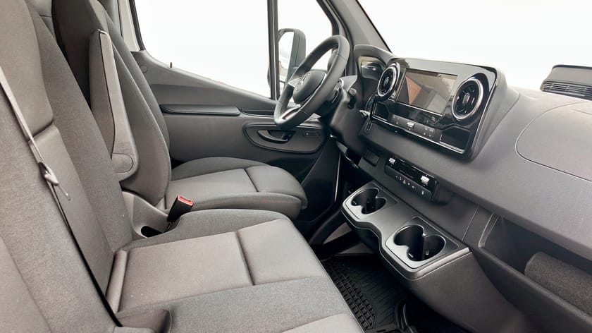 Bild 3 av Mercedes-Benz eSprinter 420 Chassi 81 kWh EH A3 SELECT |EG-godkänt volymskåp