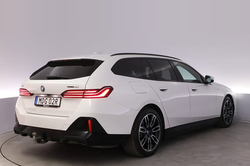 Bild 5 av BMW i5 eDrive40 Touring M Sport Drag BSM Kamera DA V-hjul