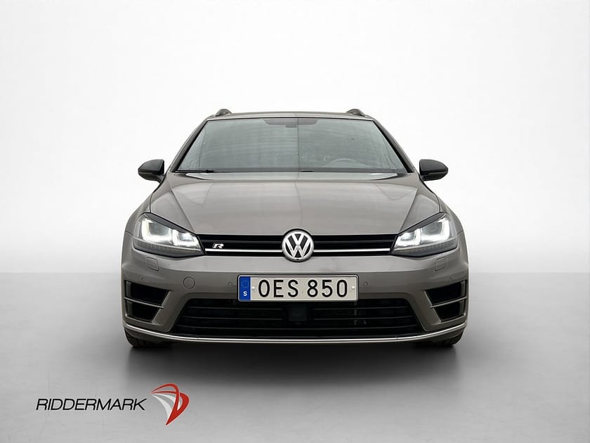 Bild 2 av Volkswagen Golf Sportscombi R 2.0 TSI 4M 300hk Panorama Dynaudio PDC