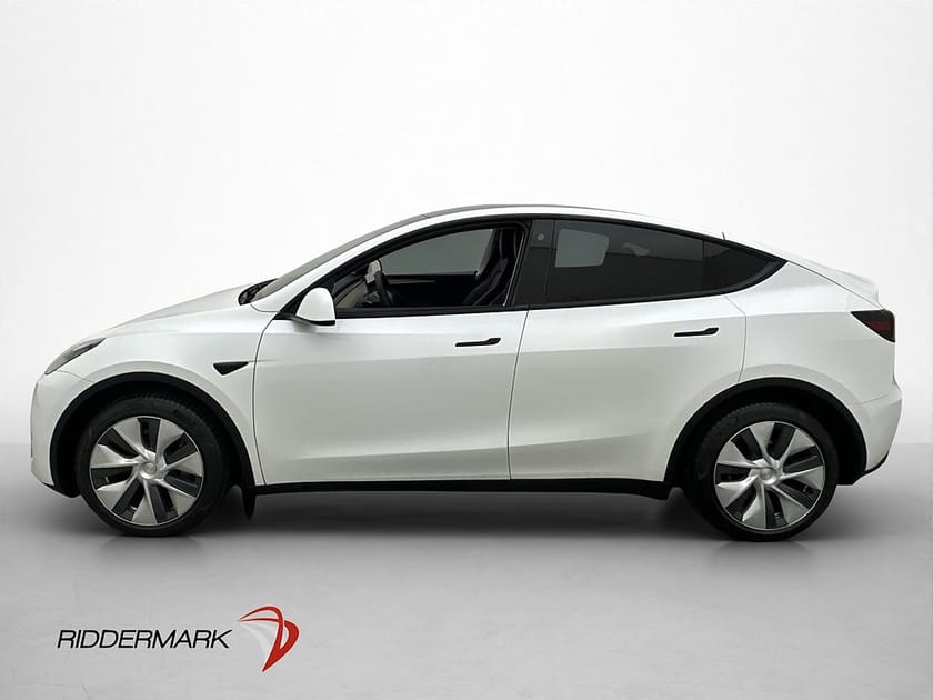 Bild 5 av Tesla Model Y Long Range AWD 514hk MOMS Pano Adp-f Kamera