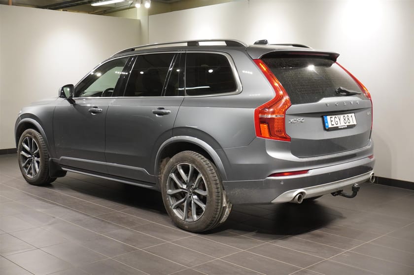 Bild 2 av Volvo XC90 7-seater D5 AWD Momentum Advanced Kamera 7-Sits Drag