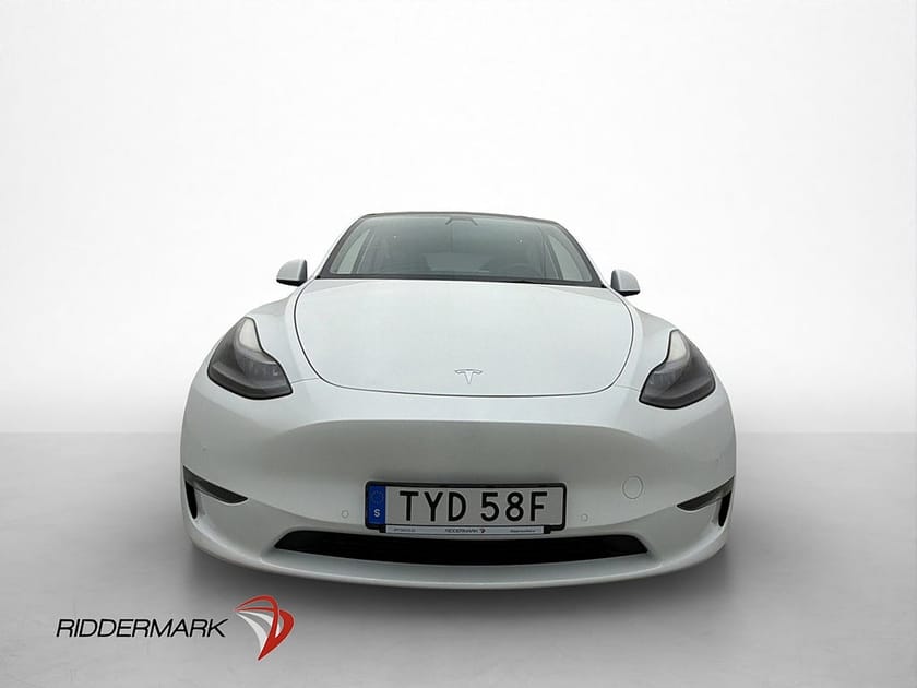 Bild 3 av Tesla Model Y Long Range AWD Värmepump Dragkrok En-Brukare
