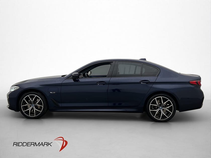 Bild 5 av BMW 530e Sedan M Sport Innovation Taklucka HUD HiFi Kamera Drag