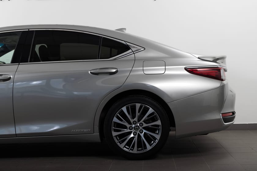 Bild 5 av Lexus ES 300h 2.5 E-CVT 218hk Glastak/Elstolar/Navi/Läder