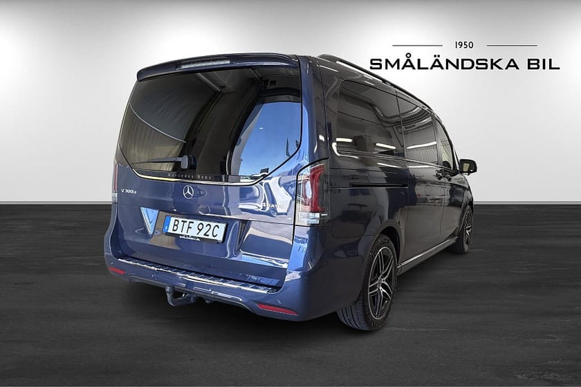 Bild 4 av Mercedes-Benz V 300d 4MATIC 3.2t 9G-Tronic AMG Exclusive Drag 6sits Panorama