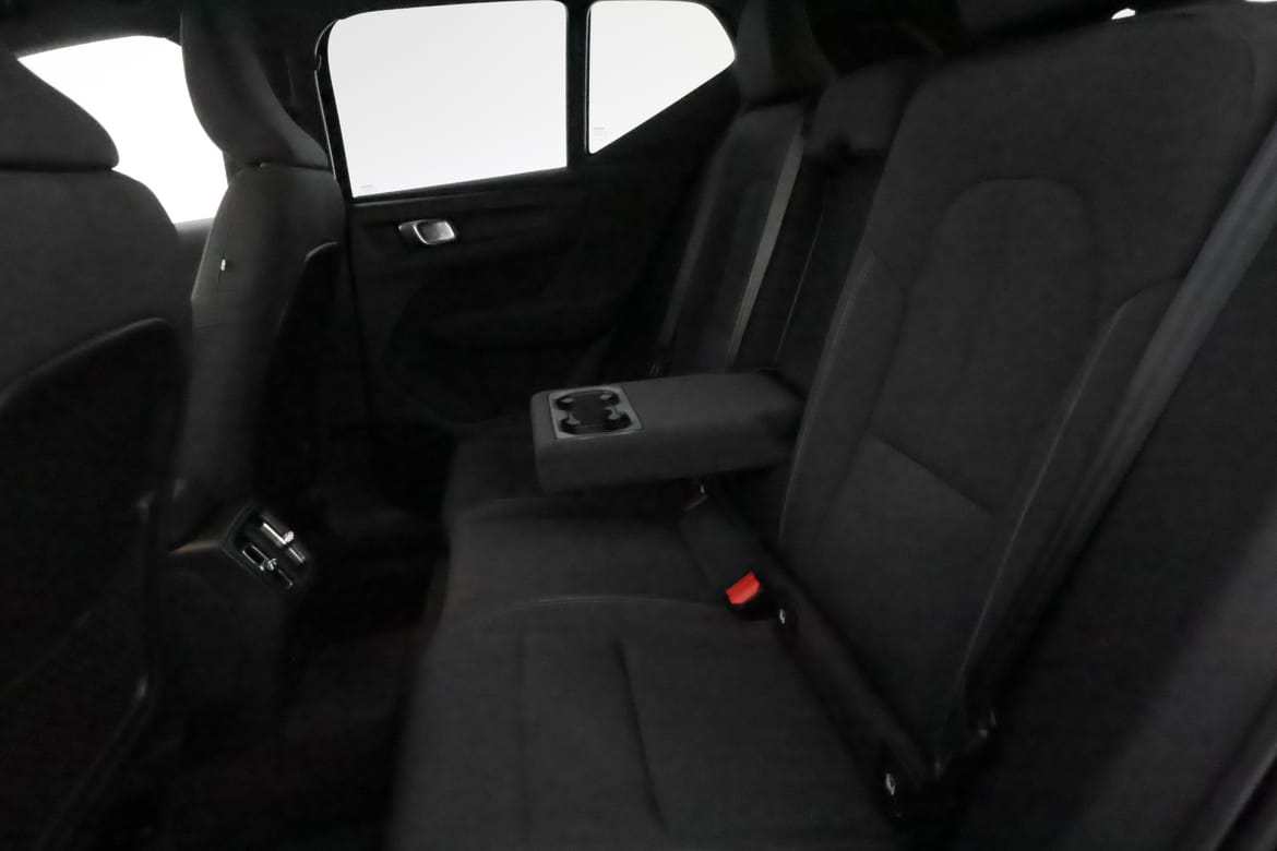 Volvo XC40 2024 - miniatyr 40