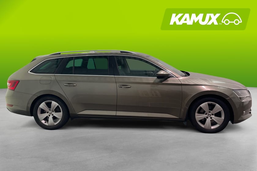 Bild 2 av Škoda Superb Kombi 2.0 TDI 4x4 Style  Backkamera Drag Navi Canton 190hk