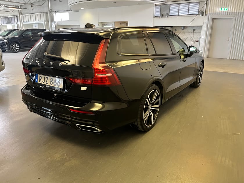 Bild 5 av Volvo V60 Recharge T6 II R-Design/ Navigation/ Bakkamera/ 10.000kr Tillbehör/