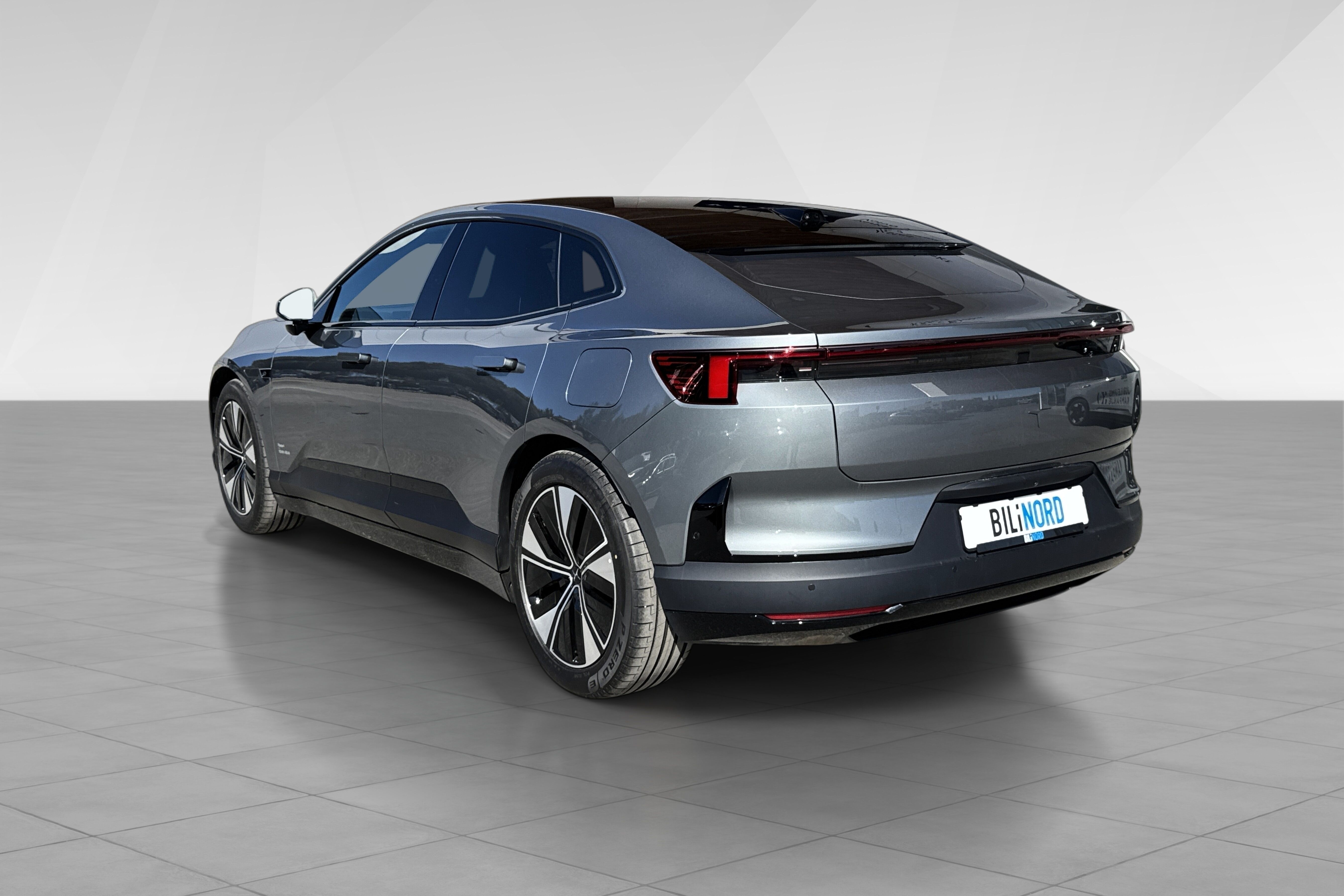 Polestar 4 Long Range Dual motor bilde 4