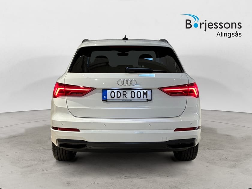 Bild 5 av Audi Q3 35 TFSI TSI 150hk S-Tronic Värmare/Drag/Kamera/Svart Optik