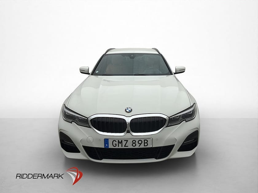 Bild 2 av BMW 330e xDrive Touring M Sport HiFi HUD Skinn 360° Värmare
