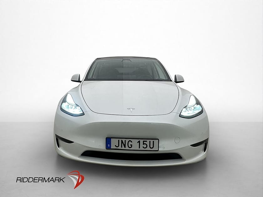 Bild 3 av Tesla Model Y Performance AWD Svensksåld Panorama Drag