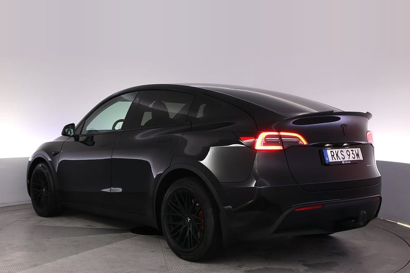 Bild 4 av Tesla Model Y Long Range AWD Autopilot Pano Drag