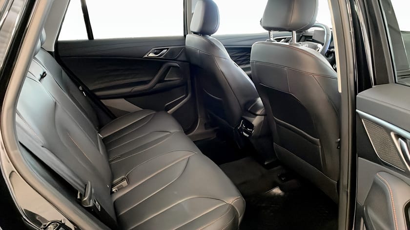 Bild 5 av MG HS PHEV LUX 1.5T AT (BLACK) - PEBBLE BLACK