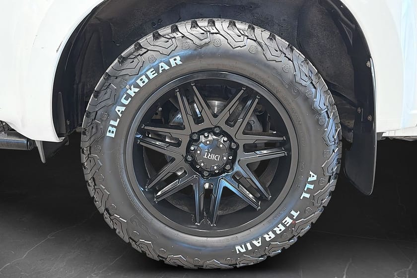 Bild 2 av Isuzu D-Max Space Cab 1.9 4WD 163hk V-inredd Drag D-värm B-kam Moms