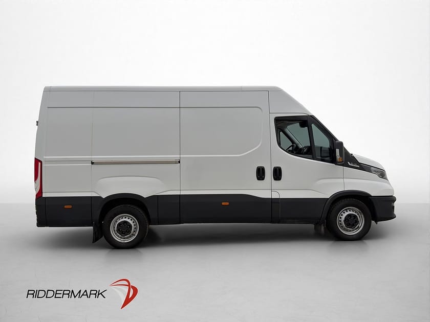 Bild 2 av Iveco Daily 35-140 Van 35 L3H2 2.3JTD Värmare 3-Sits Farthållare Moms