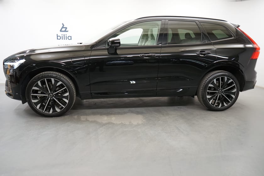 Bild 2 av Volvo XC60 T6 Plus Dark Nordic Edition, Navigation, Förarstol elmanövrerad, Taklucka