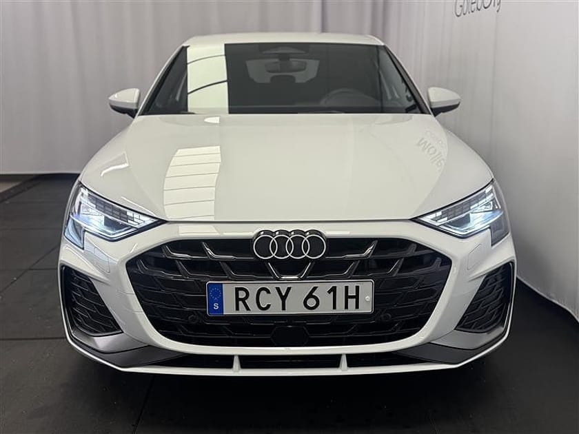 Bild 2 av Audi A3 Sportback 35 TFSI 110 KW S TRONIC S LINE