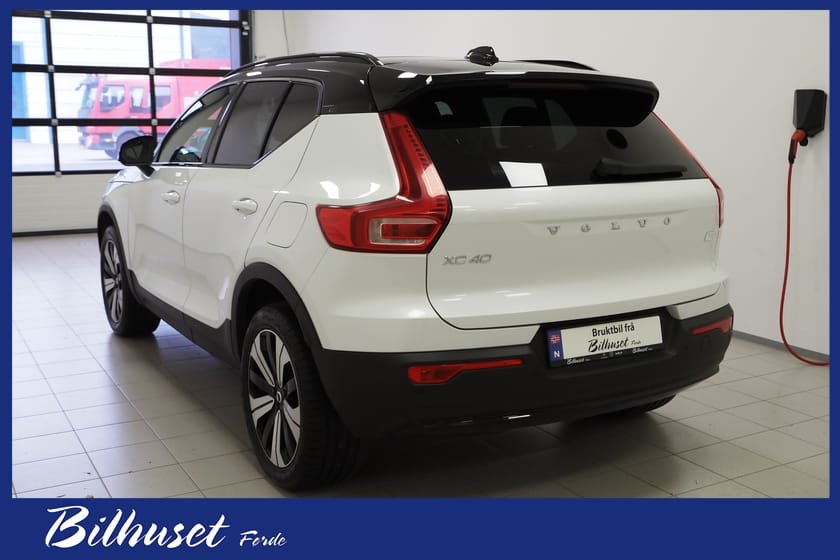 Bilde 2 av Volvo XC40 Recharge Twin motor Ultimate / Krok / Harman Kardon / Panorama