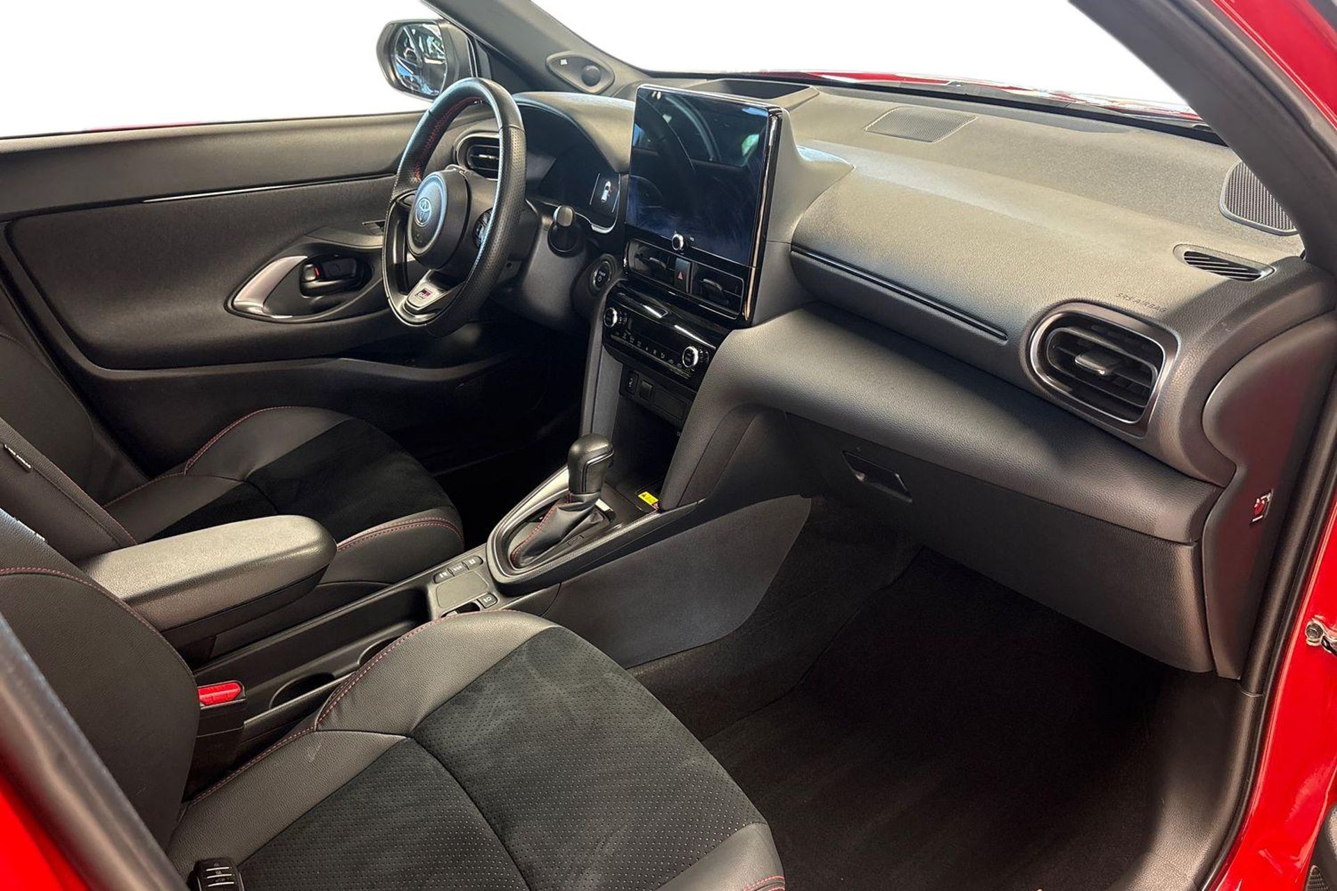 Toyota Yaris Cross Hybrid 130 2025, bild 7/10