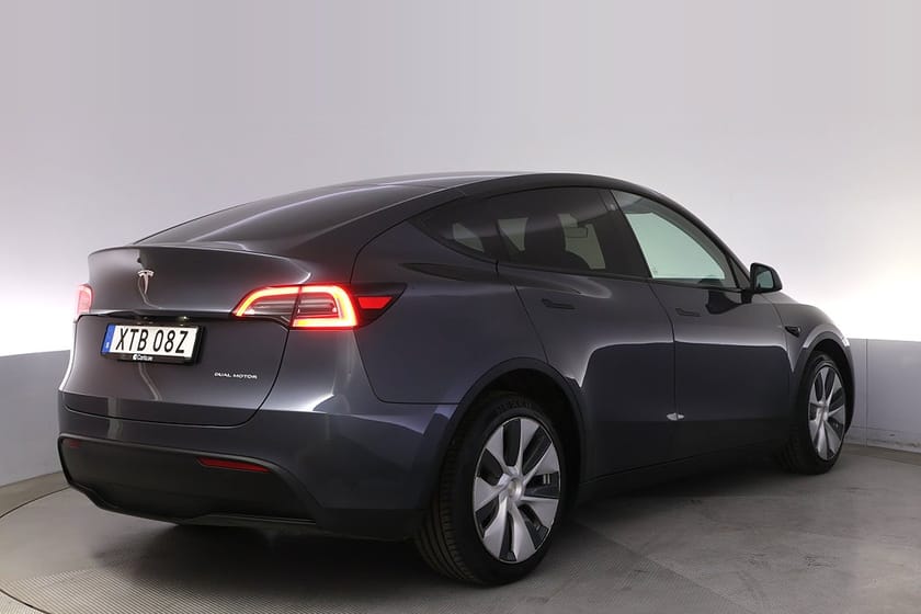 Bild 5 av Tesla Model Y Long Range AWD Autopilot Panorama