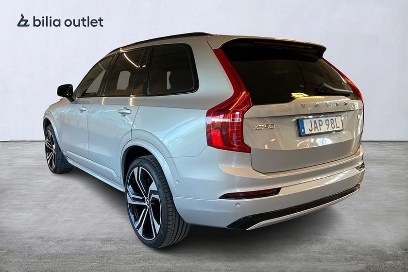 Bild 3 av Volvo XC90 7 Säten T8 AWD 456hk Ultimate Dark Edit 7-Sits Bowers Drag Pan