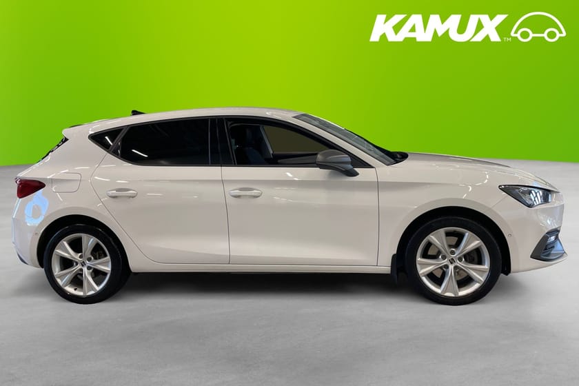 Bild 2 av SEAT León e-Hybrid 204hk FR Cockpit Kamera Navi