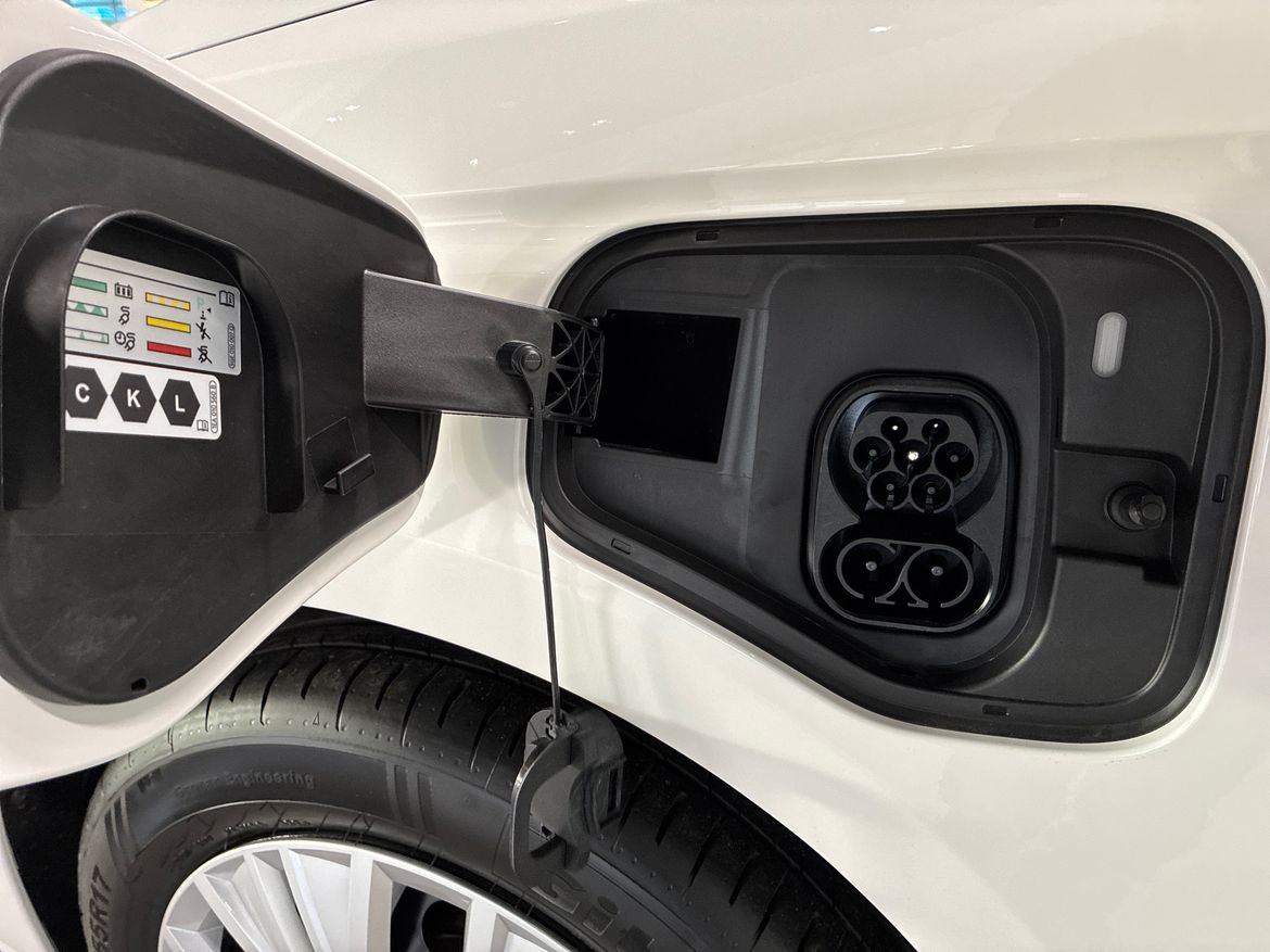 Volkswagen Transportbilar Volkswagen Caddy Maxi eHybrid — bild 39