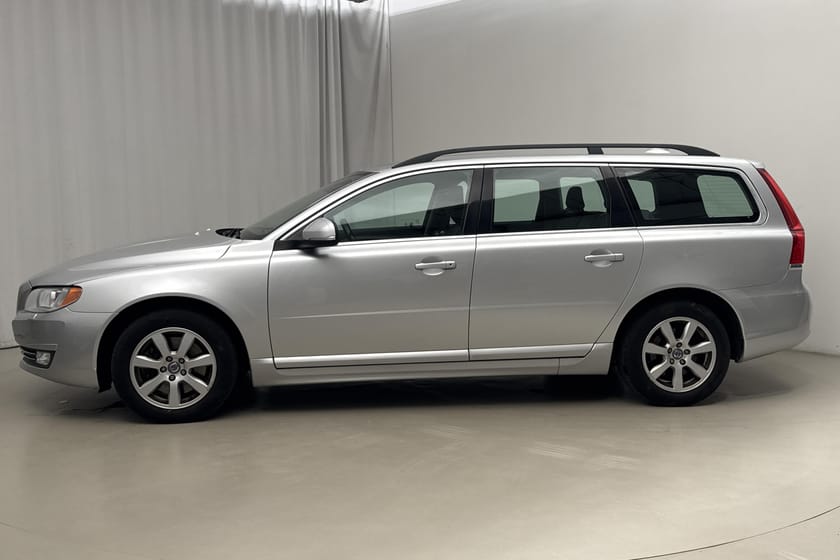 Bild 2 av Volvo V70 II D4 AWD (181hk) Momentum BE Drag