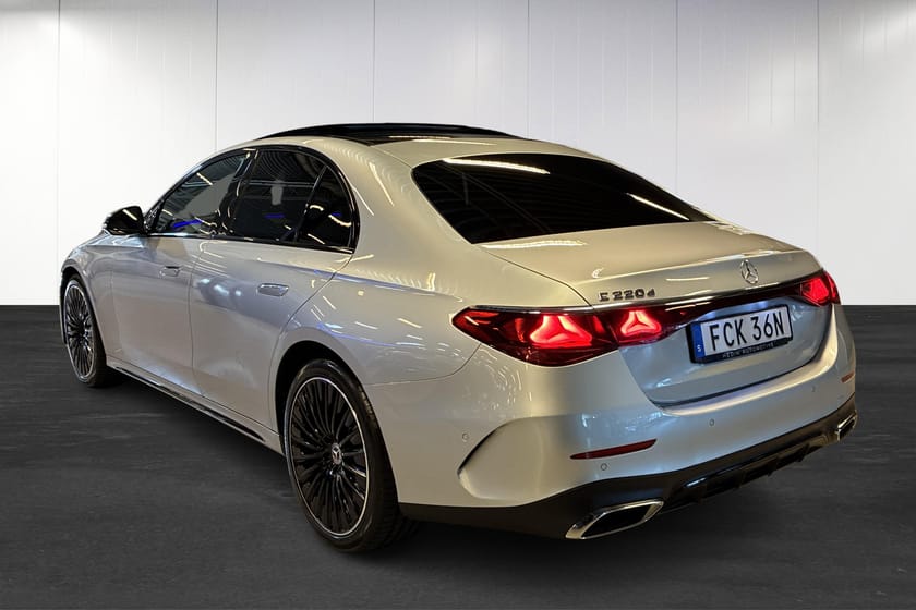 Bild 4 av Mercedes-Benz E 220 d 9G-Tronic | AMG | Burmester | Nightpaket | Pano | 360 | Drag | Minnespsket