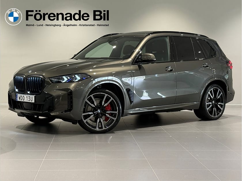 Bild 1 av BMW X5 xDrive50e M Sport Pro Drag Panorama Innovation 22"