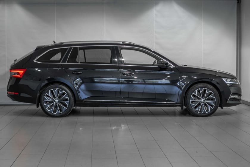 Bilde 3 av Škoda Superb iV Combi 1,4 TSI 218hk L&K
