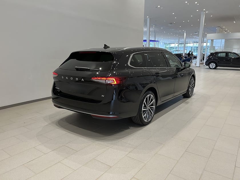 Bild 4 av Škoda Superb iV Kombi Skoda COMBI L&K 1,5 TSI 204 HK 6 VXL DSG